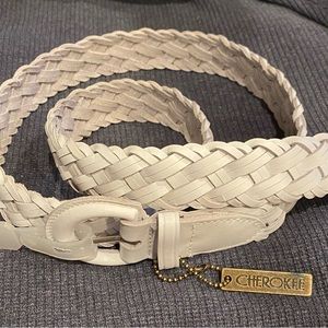 Vintage Cherokee White Braided Leather Belt 616-302